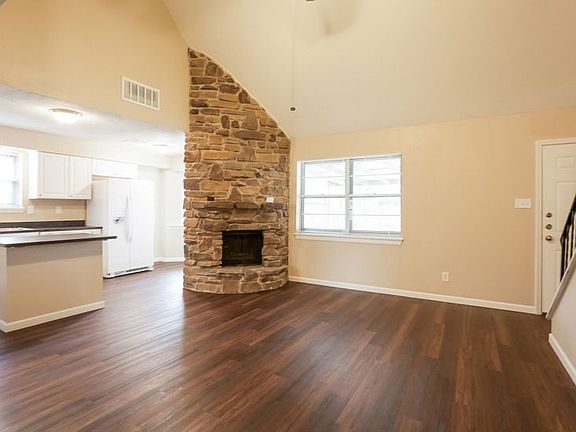 2nd image of 10826 Sagewillow Ln