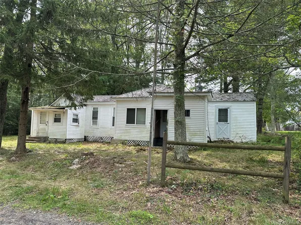 13 Brook Trail W, Wurtsboro, NY 12790