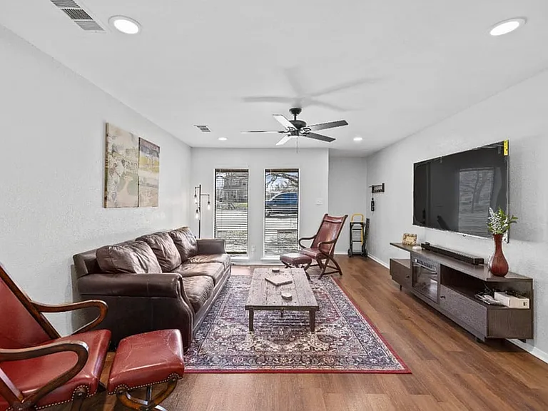 1009 W Sanford St #A — Photo 4
