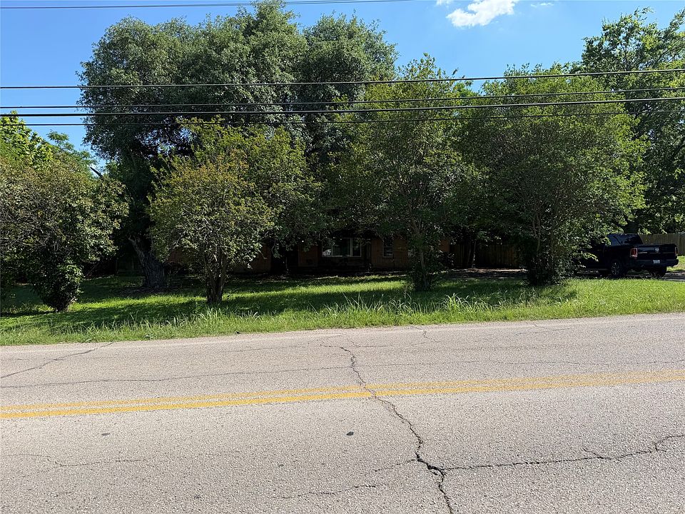 1st image of 210 W Bear Creek Rd