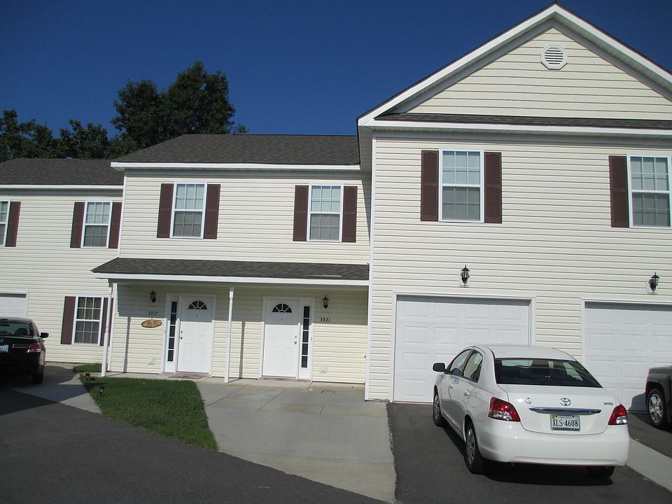 Front of Town home, Center home.