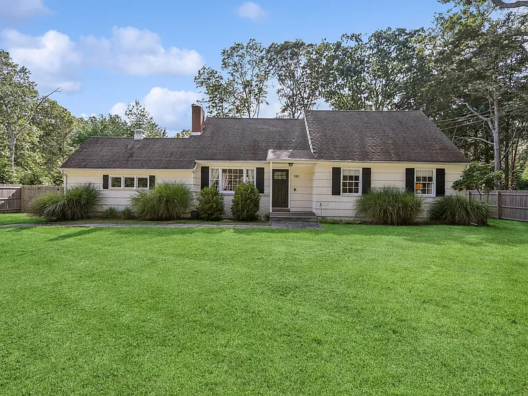 1181 Springs Fireplace Rd — Photo 29