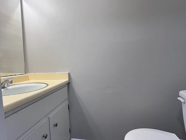 102 Wexford Dr — Photo 6