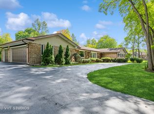 2339 Old Hicks Rd, Long Grove, IL 60047