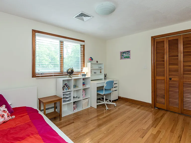 1 Radcliffe Rd — Photo 24