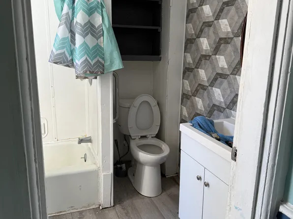 72 Sylvian St Floor 1, Central Falls, RI 02863