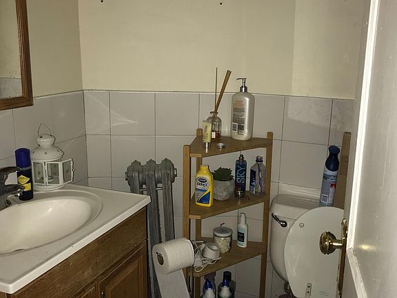 5th image of 2639 W Ainslie St APT 2D