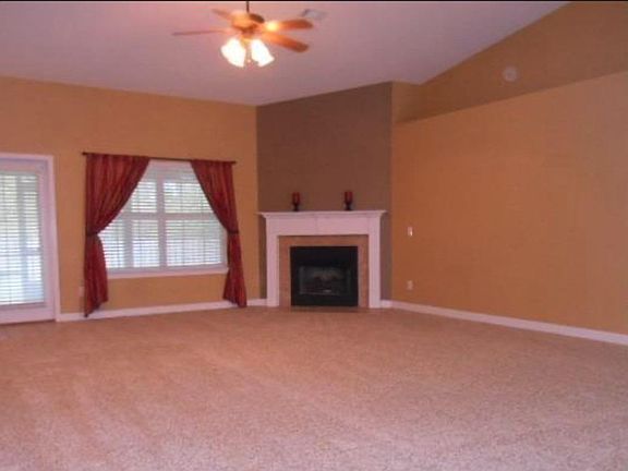 4th image of 908 Barkley St