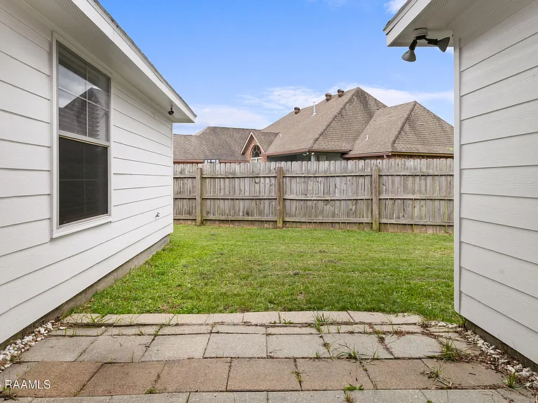 106 Country Mile Dr — Photo 23
