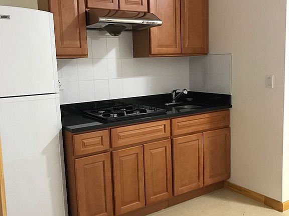 2nd image of 39 Essex St APT 5