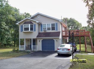 146 Michelle Ln, Bartonsville, PA 18321