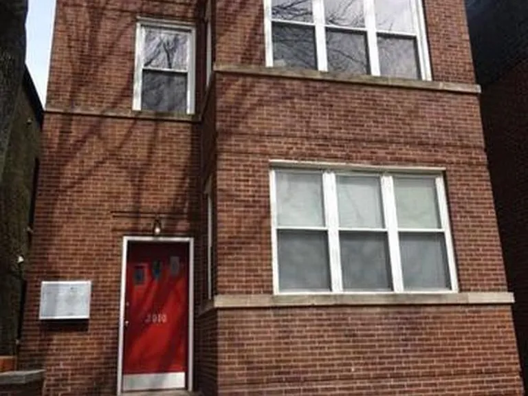 2010 W Webster Ave #1R — Photo 1