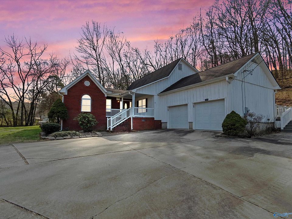 1st image of 18518 Camellia Way N