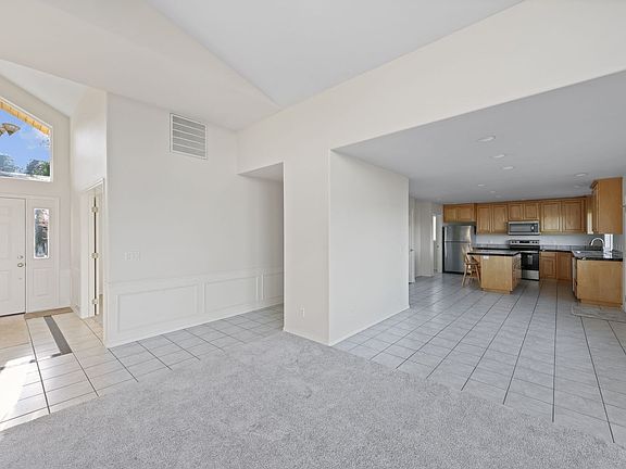 4th image of 461 Hazelwood Dr