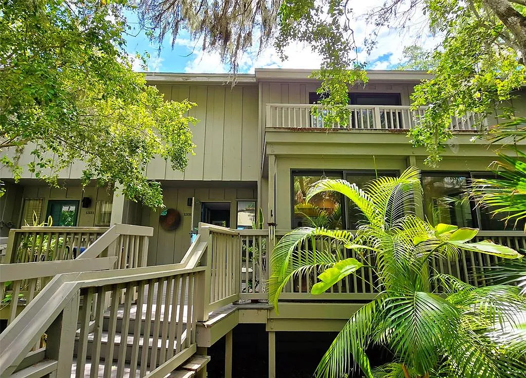 3 bed, 2.5 bath, 2372 sqft, $3,500 — Photo 1
