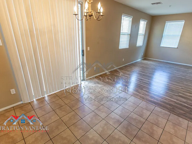 1423 N 81st Ave — Photo 12