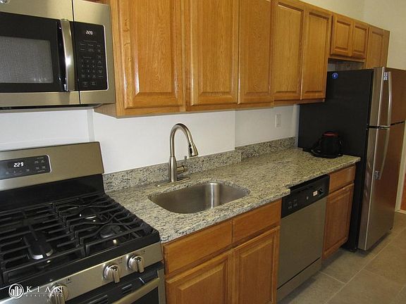 5th image of 4308 40th St APT 1J