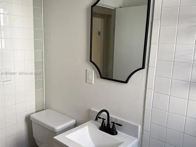502 NE 70th St #1 — Photo 15