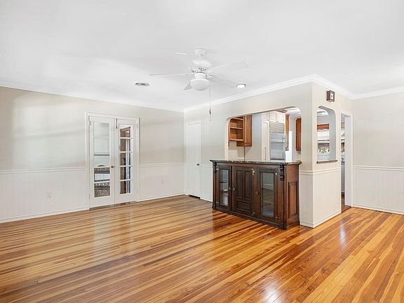 2nd image of 805 27th Avenue