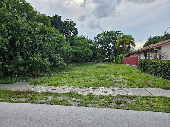 2nd image of 265 NW 1st Avenue