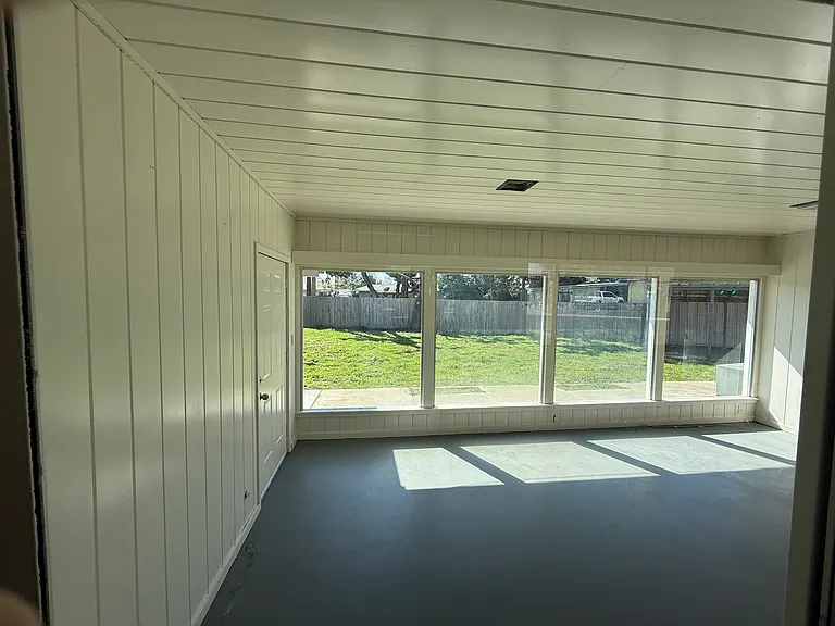 1271 Slaughter Ave — Photo 4