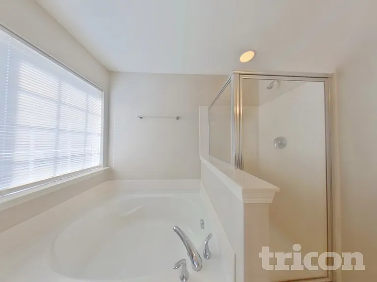 3022 Proverbs Ct — Photo 9