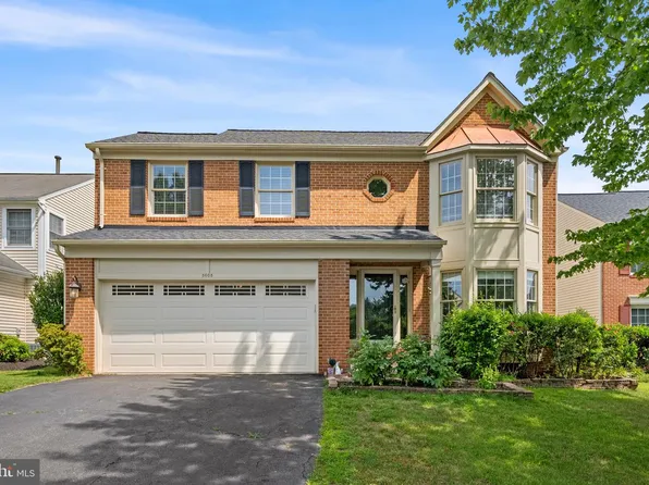 5608 Schoolfield Ct, Centreville, VA 20120