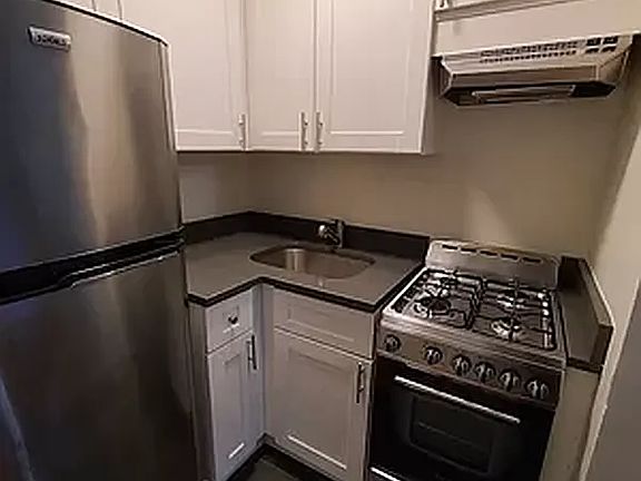 2nd image of 338 E 49th St APT 2B