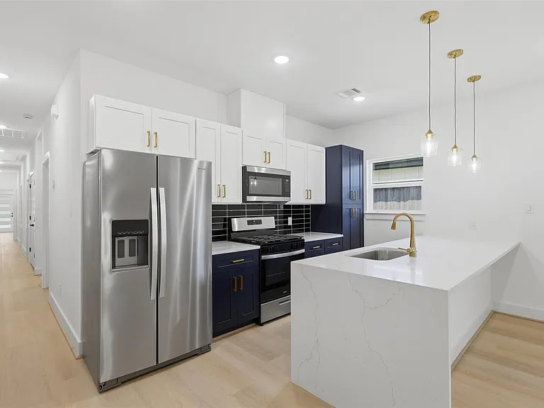 5921 Mountwood St #B — Photo 8