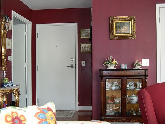 Foyer, 1/2 Ba, HVAC