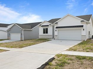 392 Napoli Ave, West Des Moines, IA 50266