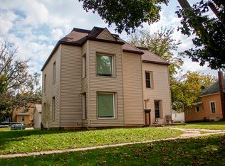 219 N Federal St, Hampton, IA 50441