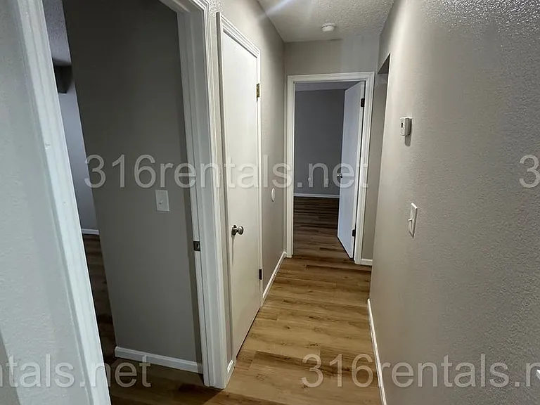 869 Nims St #1 — Photo 5