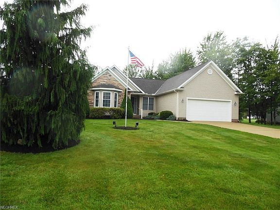 3rd image of 220 Wellington Ct