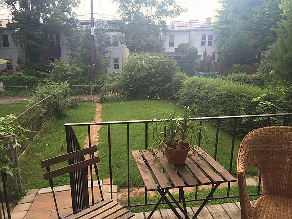 2nd image of 2217 Rosewood Ave