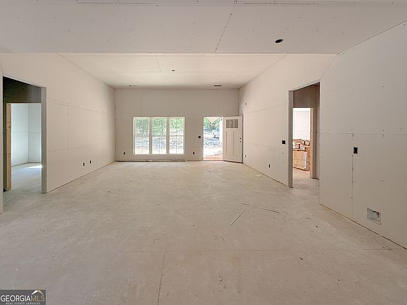 5th image of 375 Canoochee Dr