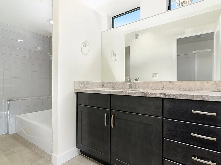 1301 W 4th St #1015 — Photo 9