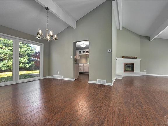 5th image of 482 Sherwood Dr