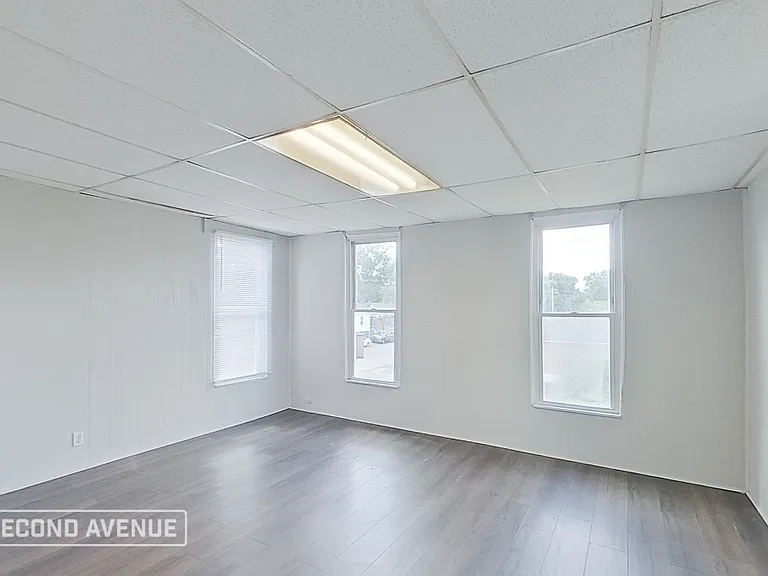 122 S Longworth Ave — Photo 13