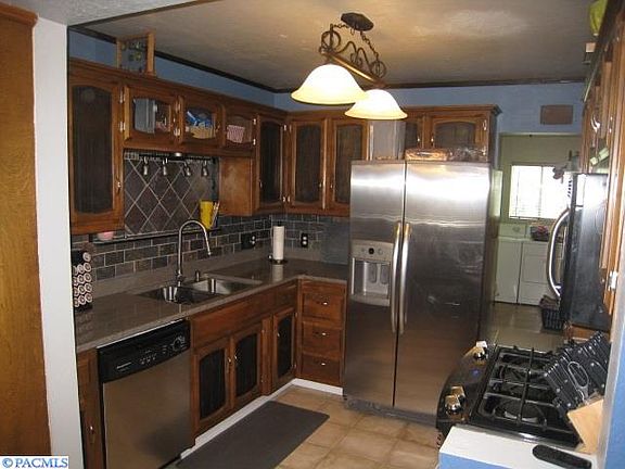 2nd image of 1331 Delaware Ave