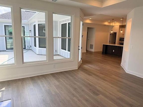 3rd image of 3241 Natal Ln