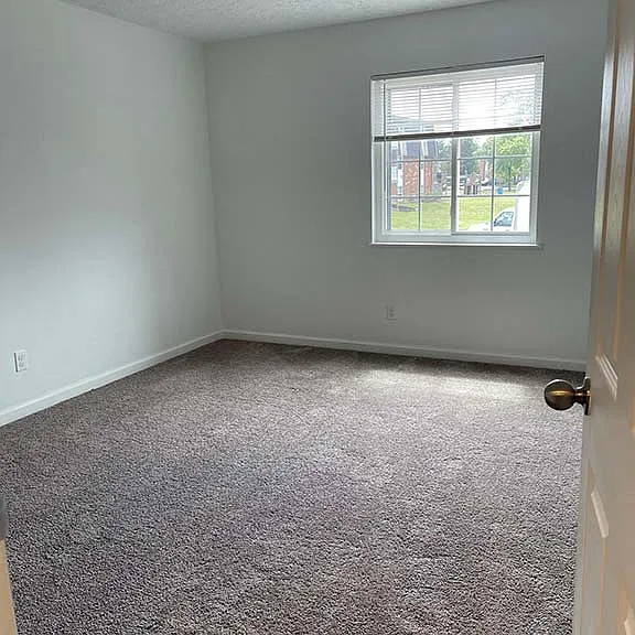 Camelot East Apartments — Photo 23