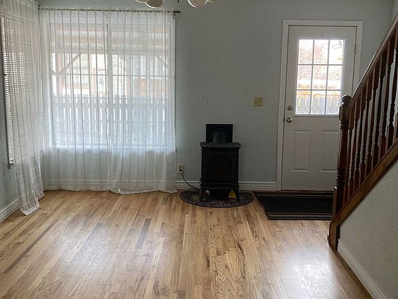 3rd image of 138 N Center St