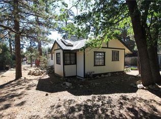 601 Maple Ln, Sugarloaf, CA 92386