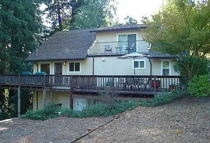 4275 Glenwood Dr photo 1
