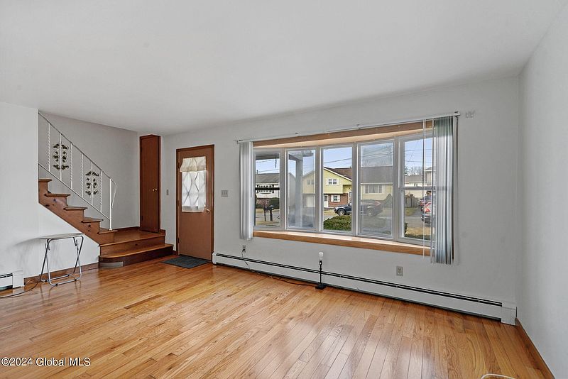 5th image of 1228 Cullen Avenue