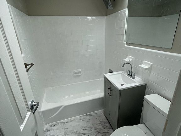 3rd image of 2123 Glendale Ave #308