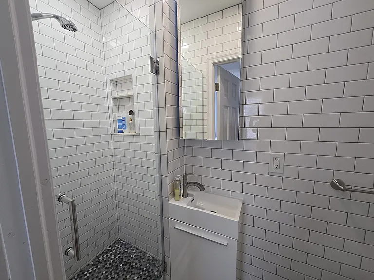 709 Pine St #3 — Photo 16