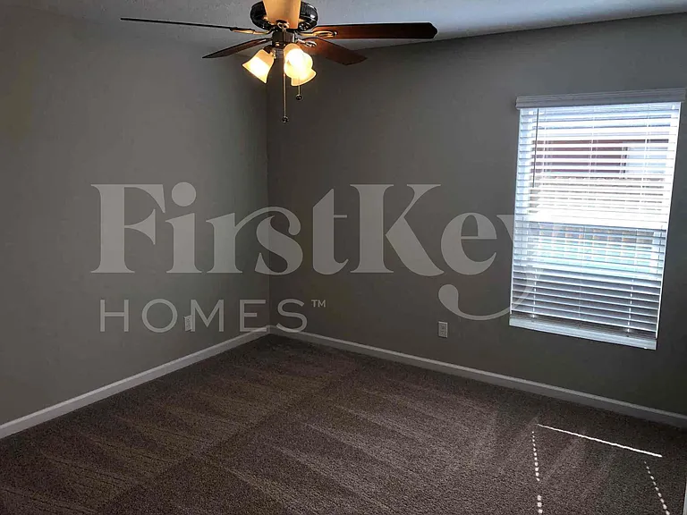 1773 SW Cannon Ave — Photo 18