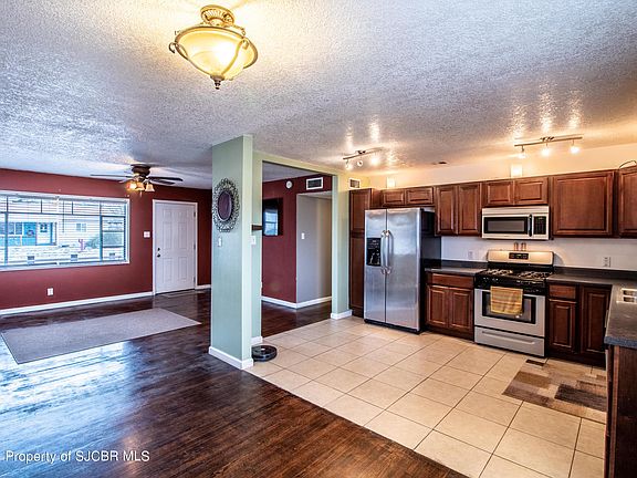 5th image of 1112 N Buena Vista Ave